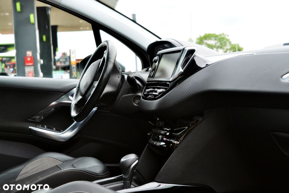 Peugeot 2008 PureTech 110 GPF Stop&Start EAT6 Allure - 11