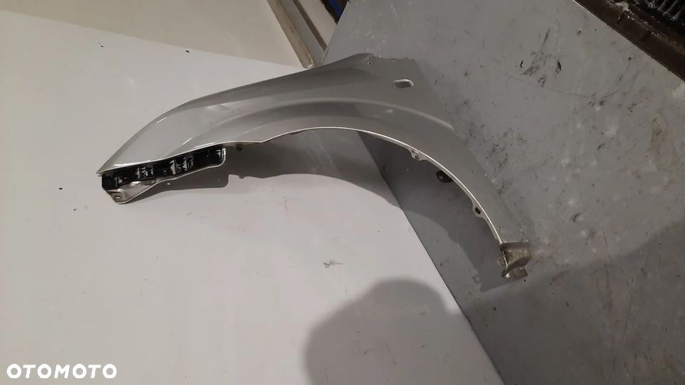 BŁOTNIK PRZÓD PRZEDNI LEWY COROLLA VERSO II 1C0 DO MALOWANIA - 2