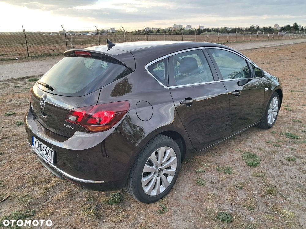 Opel Astra 1.4 T Cosmo - 4