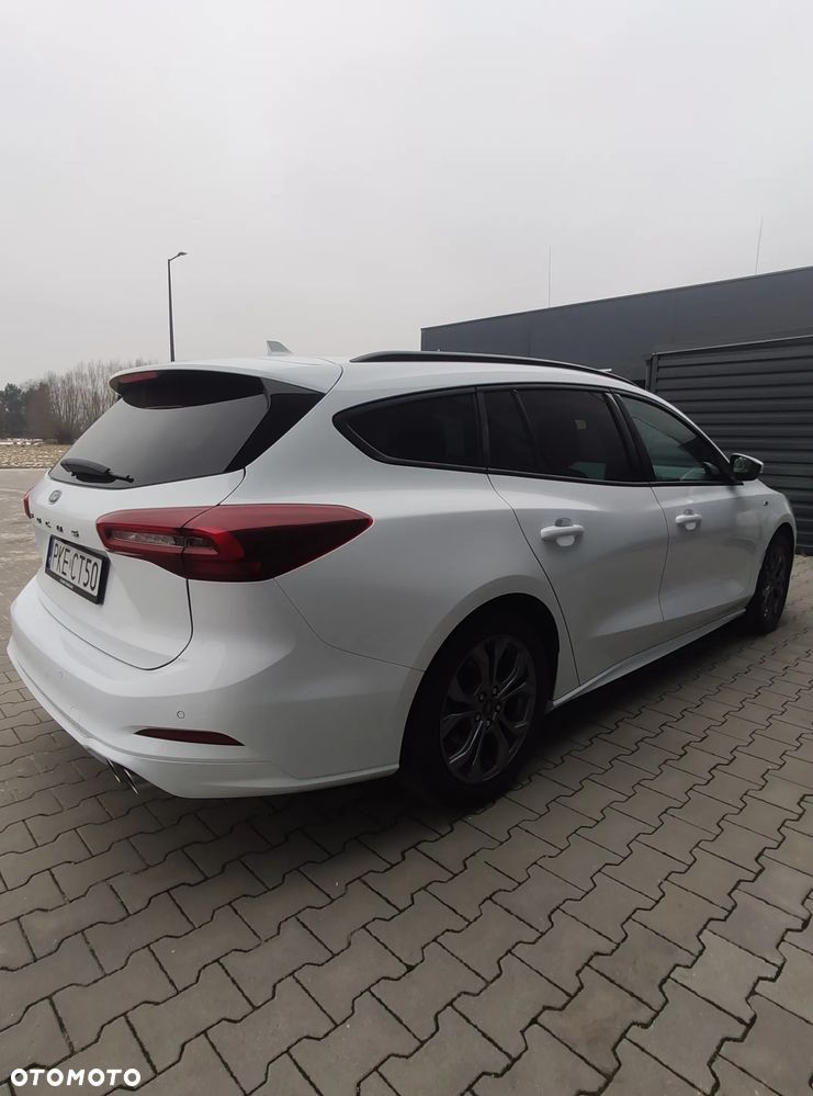 Ford Focus 1.0 EcoBoost Hybrid ST-LINE X - 12