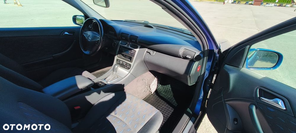 Mercedes-Benz Klasa C 180 Kompressor Automatik Sport Edition - 16