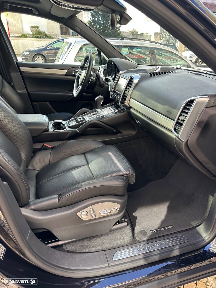 Porsche Cayenne Platinum Edition - 9