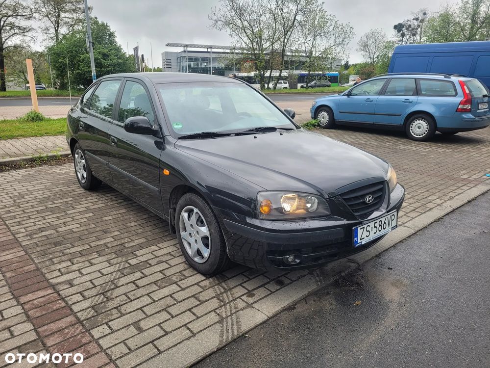 Hyundai Elantra 2.0i GLS - 6