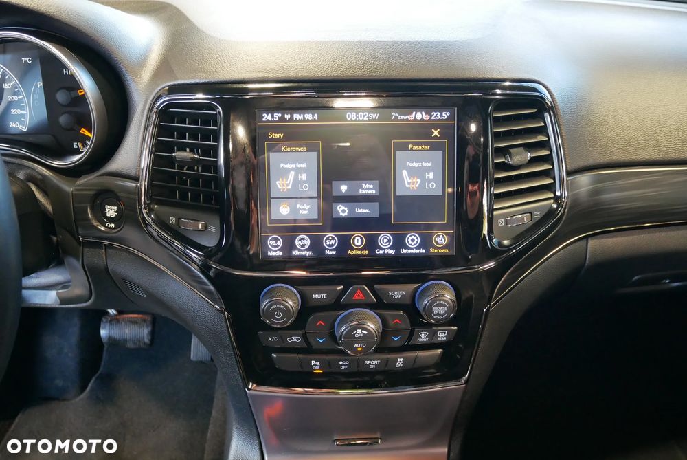 Jeep Grand Cherokee - 27