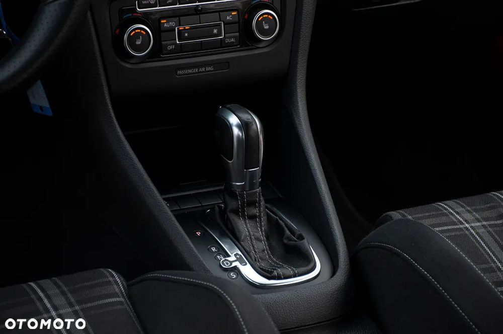 Volkswagen Golf 2.0 TDI DPF GT Sport - 36