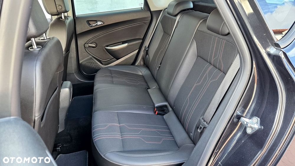 Opel Astra 1.4 Turbo 150 Jahre - 7