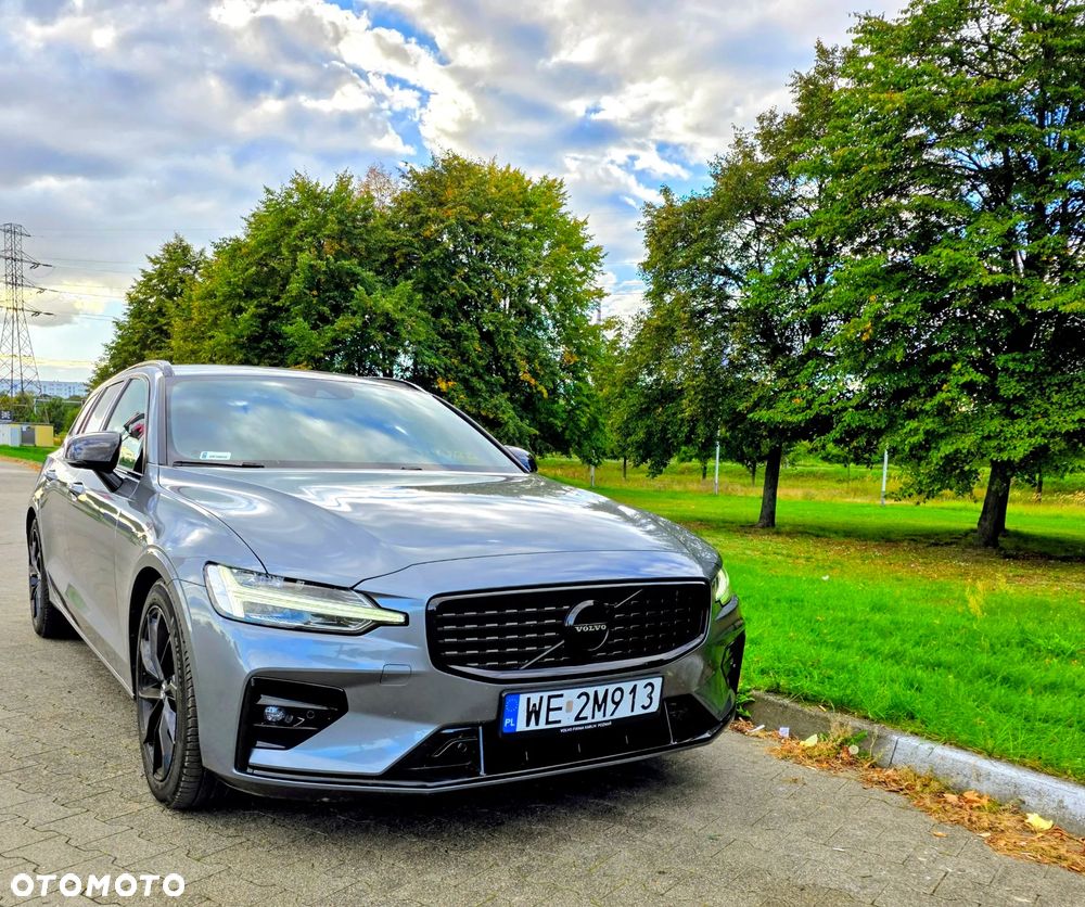 Volvo V60 B4 B R-Design - 3