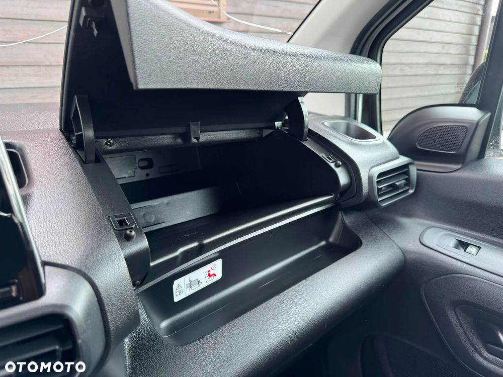 Toyota Proace City - 32