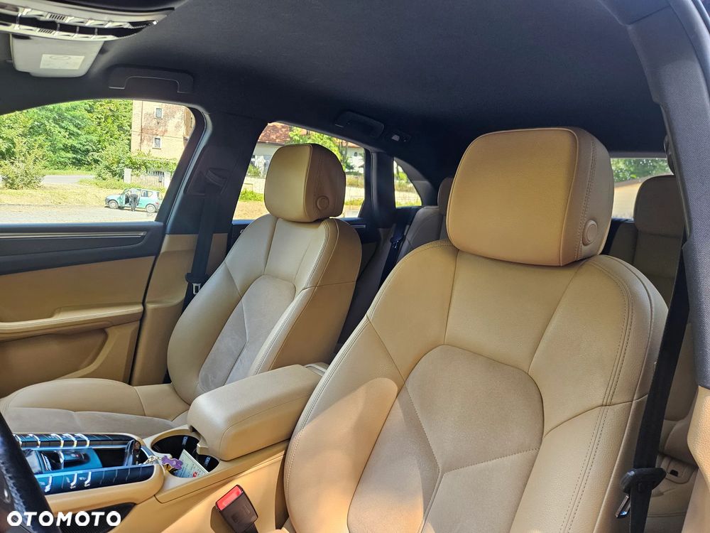 Porsche Macan Standard - 12