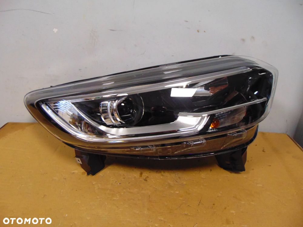 Lampa Prawa H7 Led RENAULT KADJAR 260103903R
