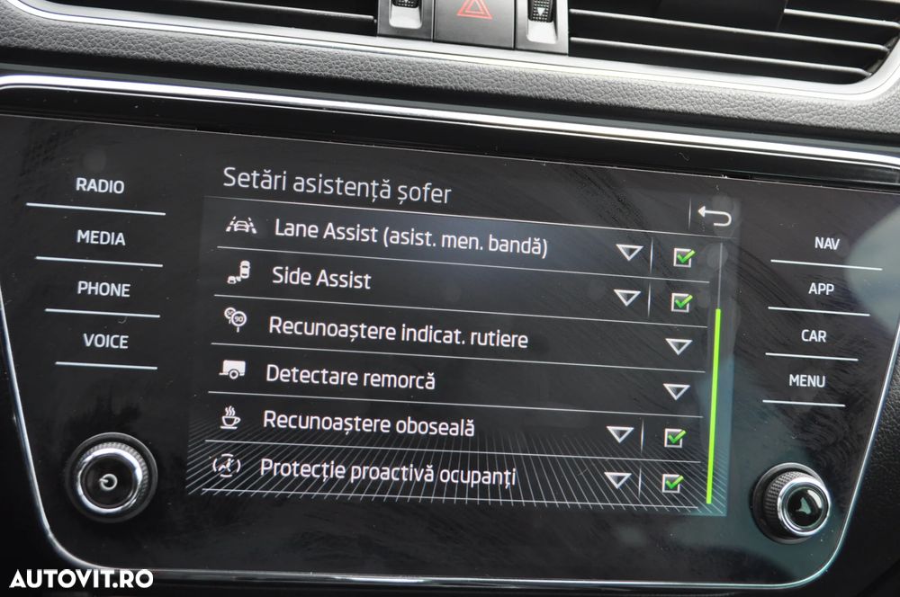 Skoda Superb 2.0 TDI DSG Style - 39