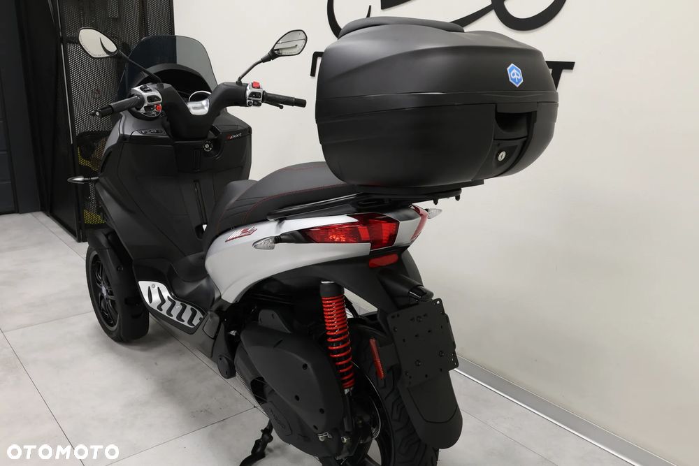 Piaggio MP-3 - 15