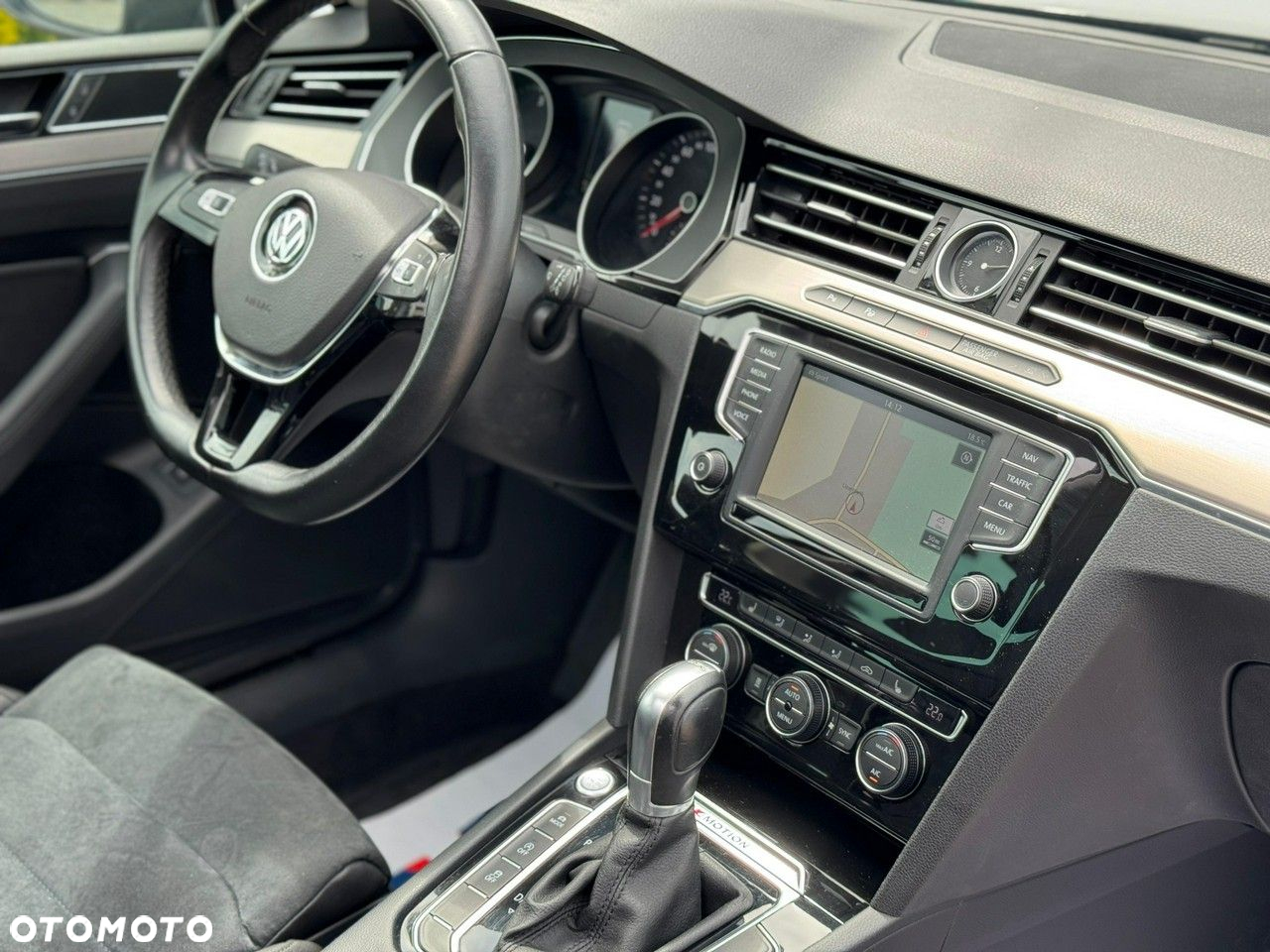 Volkswagen Passat 2.0 TDI 4Mot R-Line Edition DSG - 21