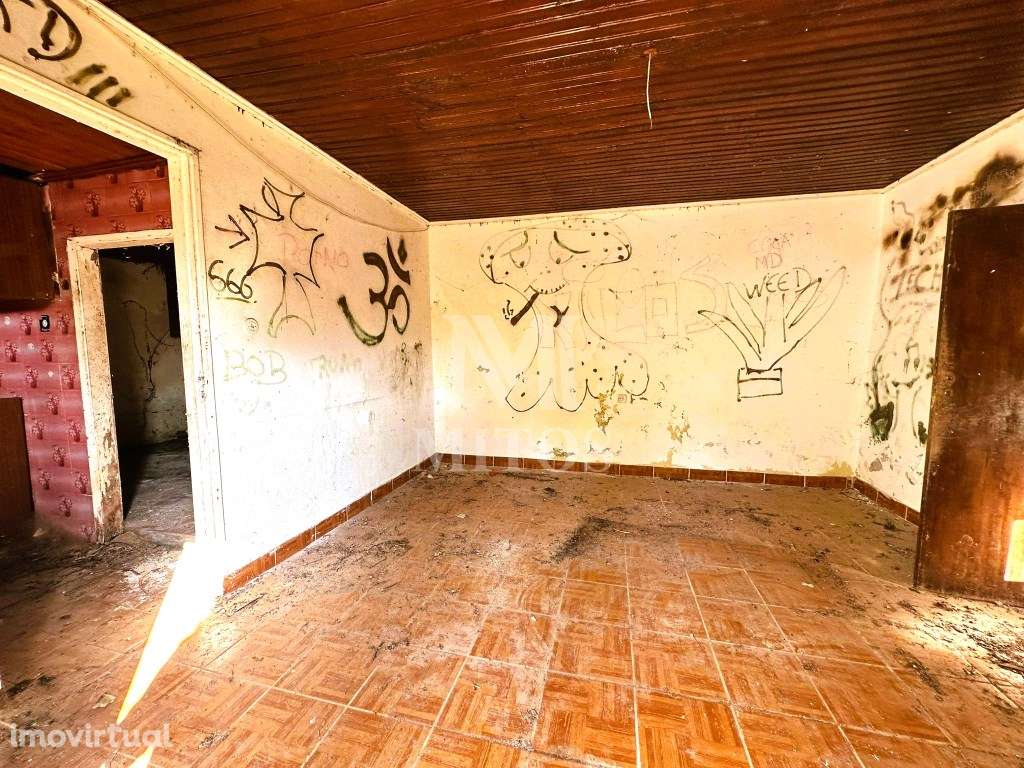 Moradia Térrea para Restauro para venda em Lanheses - Viana do Castelo - Grande imagem: 4/8