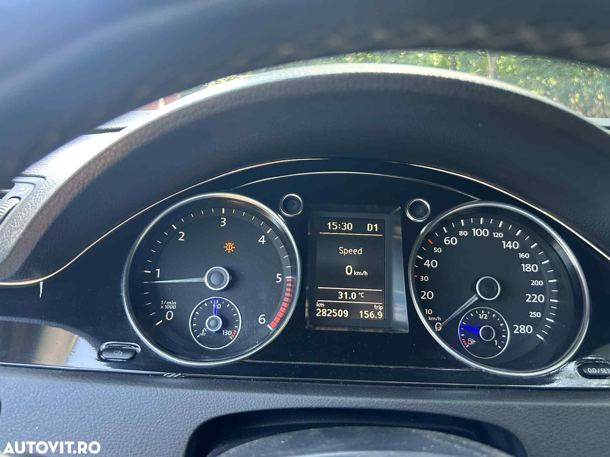 Volkswagen Passat 2.0TDI Sportline DPF DSG - 24