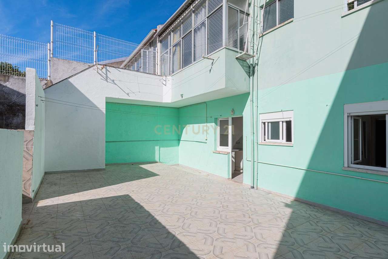 Apartamento T2 remodelado com Jardim Privativo Arrendamento - Laranjei - Grande imagem: 3/16