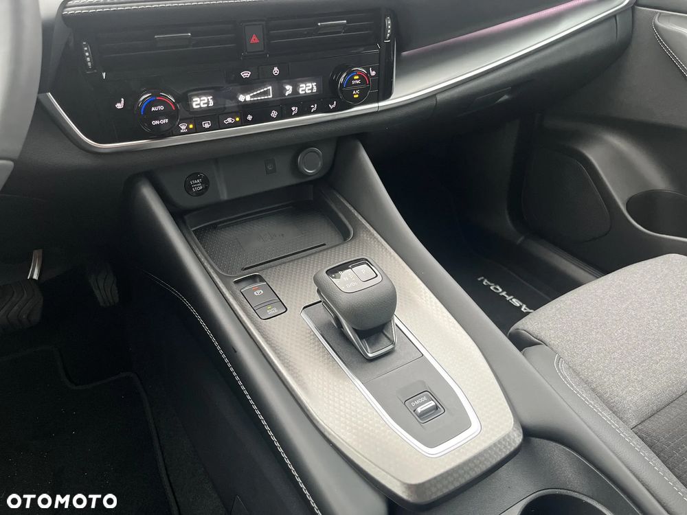 Nissan Qashqai 1.3 DIG-T mHEV N-Connecta Xtronic - 28