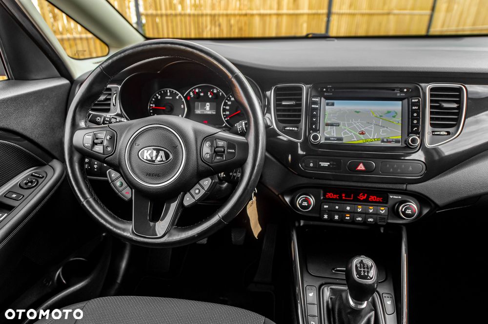 Kia Carens - 19