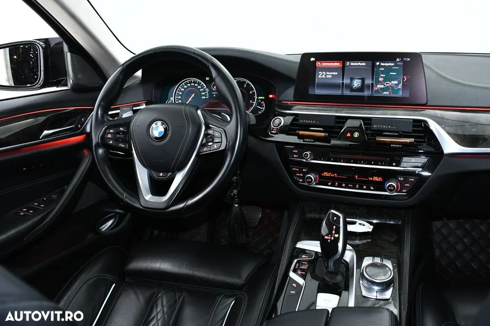 BMW Seria 5 530d xDrive AT - 28