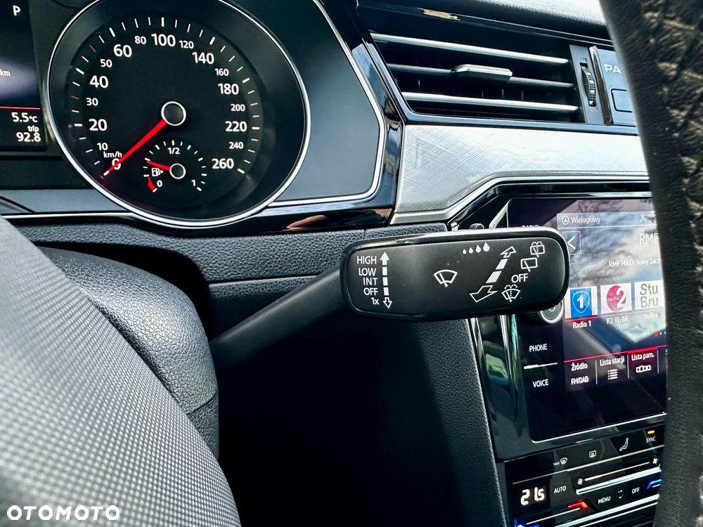 Volkswagen Passat - 20