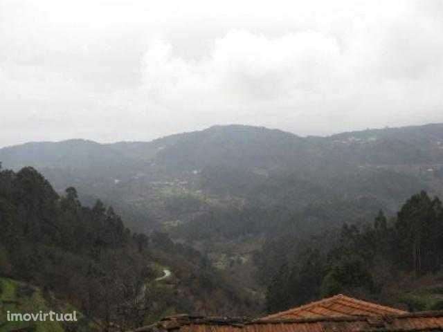 Casa em pedra para recuperar em aldeia - Grande imagem: 4/4