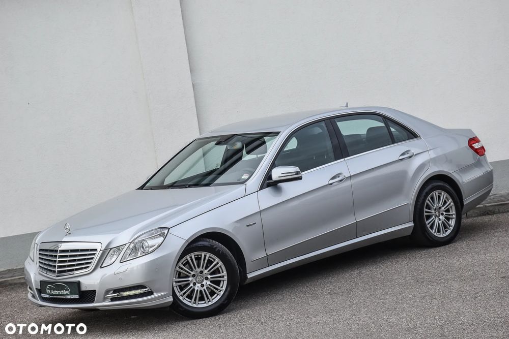 Mercedes-Benz Klasa E 200 BlueEFFICIENCY 7G-TRONIC Elegance - 4