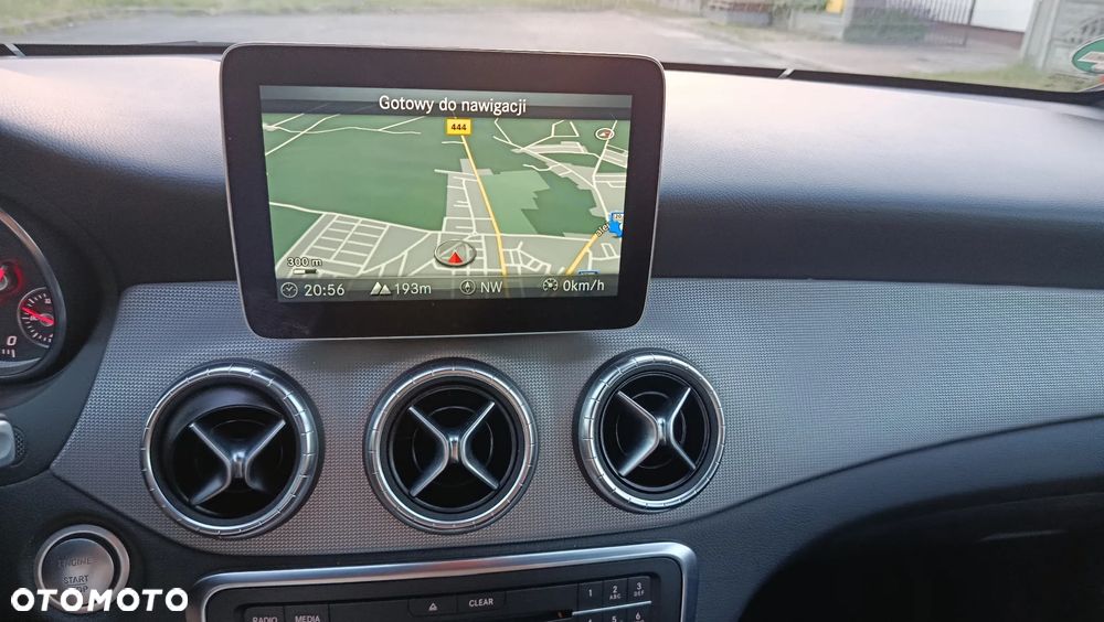 Mercedes-Benz CLA 180 7G-DCT UrbanStyle Edition - 18