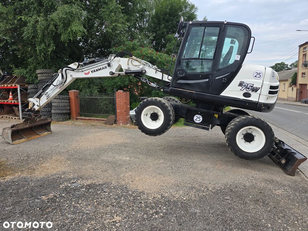 Yanmar B95W - 12