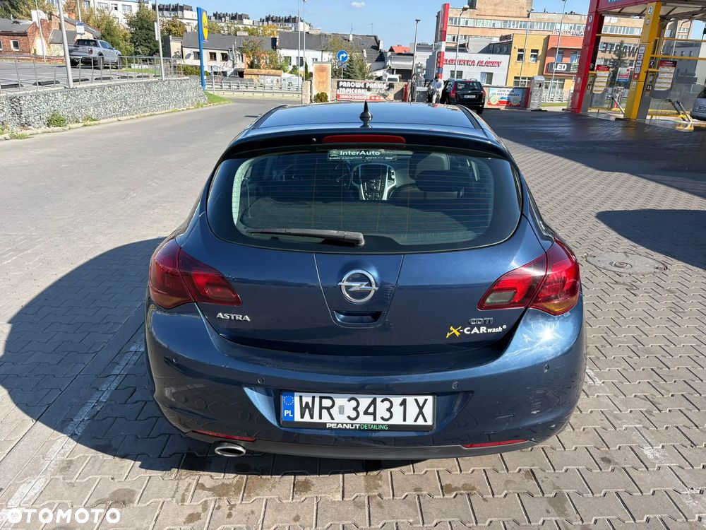 Opel Astra 2.0 CDTI Cosmo - 4