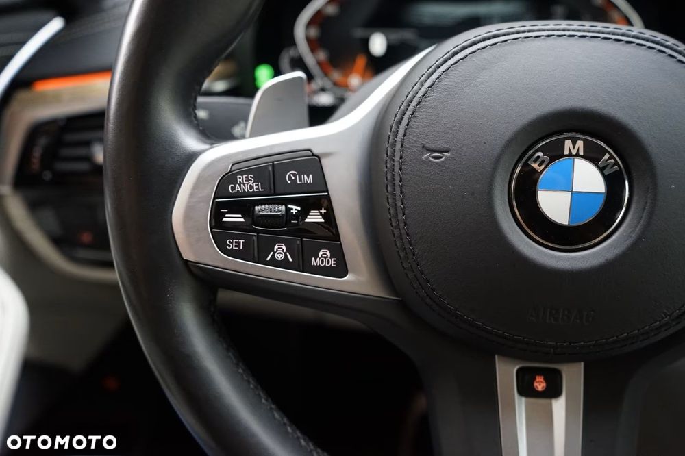 BMW Seria 5 520d xDrive Luxury Line - 11