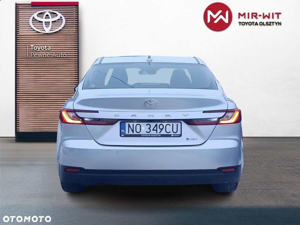 Toyota Camry - 8