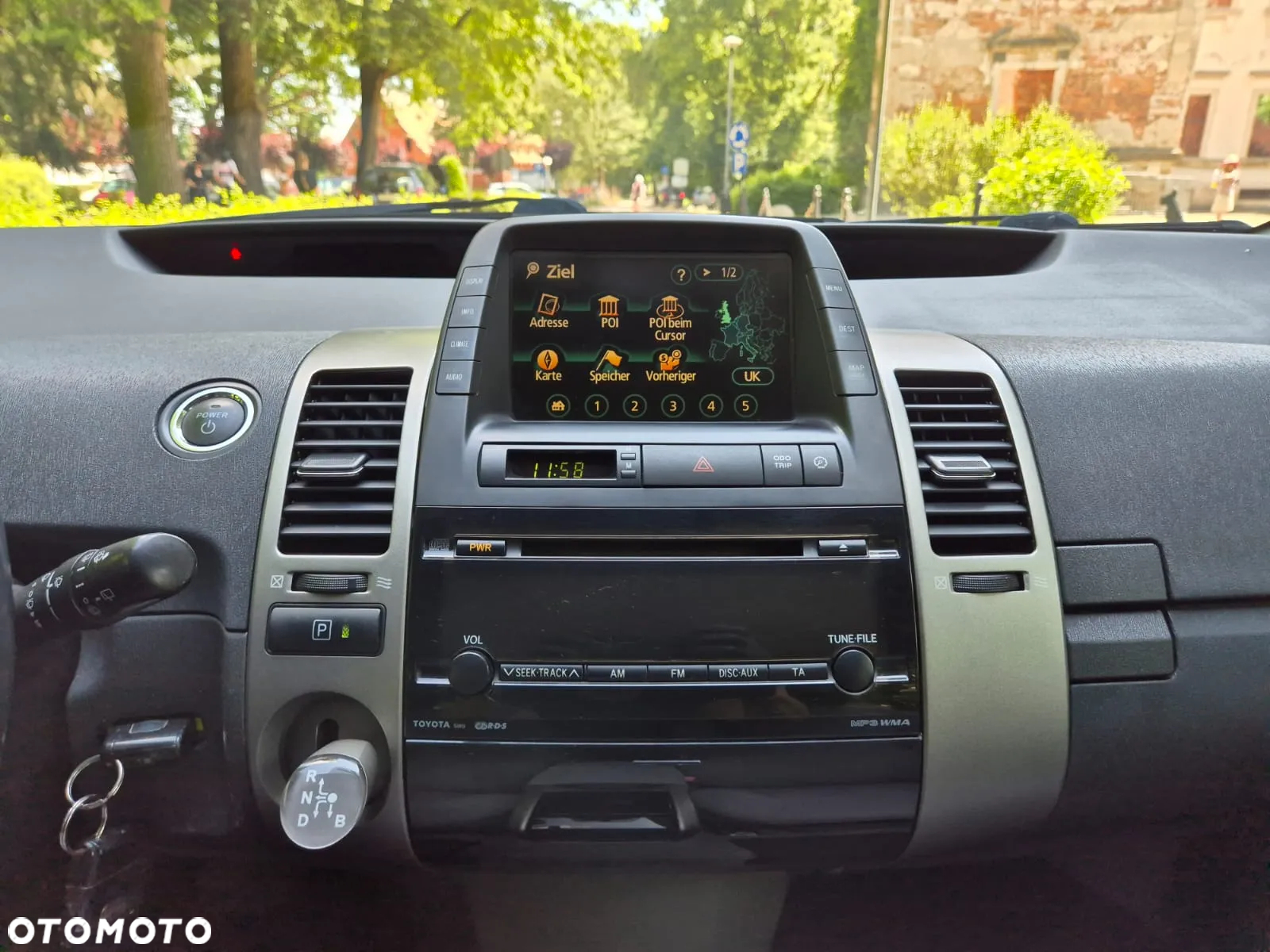 Toyota Prius (Hybrid) Executive - 18