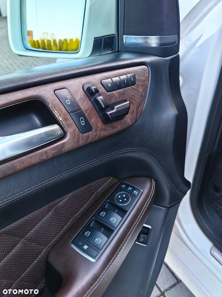 Mercedes-Benz ML - 11
