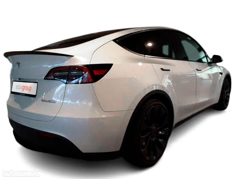 Tesla Model Y Performance Dual Motor AWD - 2