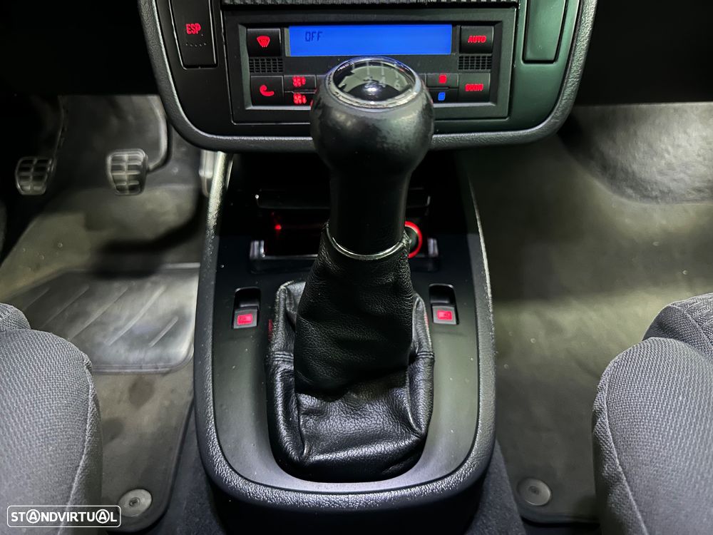 VW Sharan 1.9 TDI Highline - 19