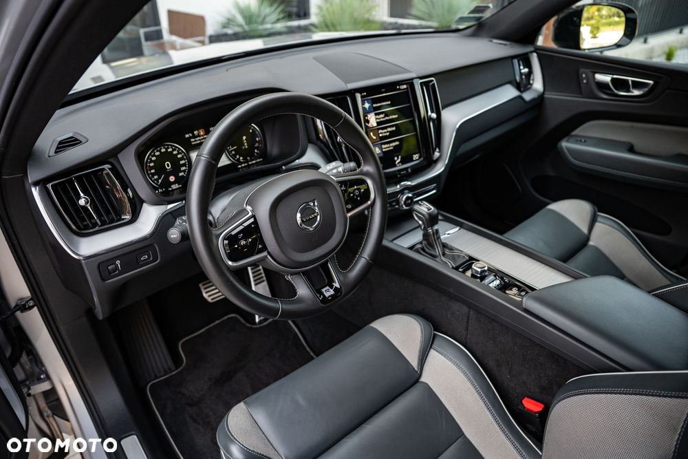 Volvo XC 60 D4 SCR R-Design - 29