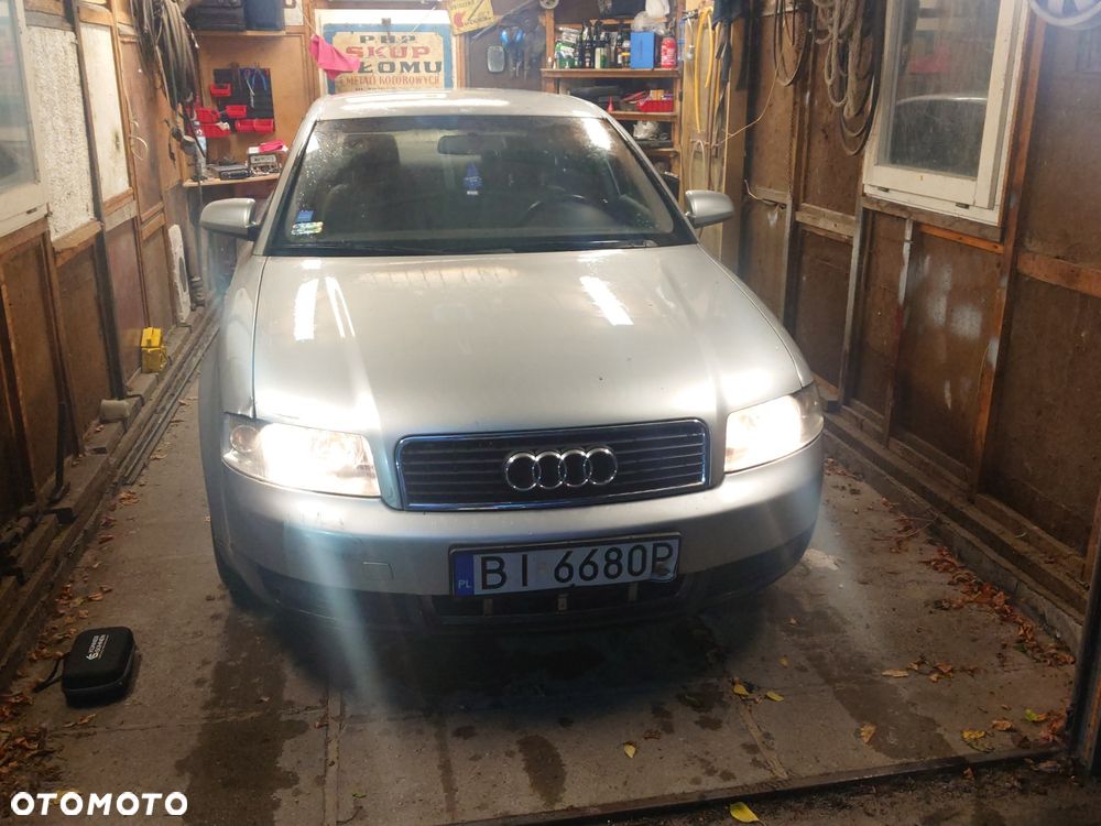 Audi A4 Limousine - 3