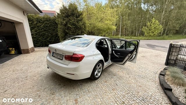 BMW Seria 3 318i GPF Advantage - 21