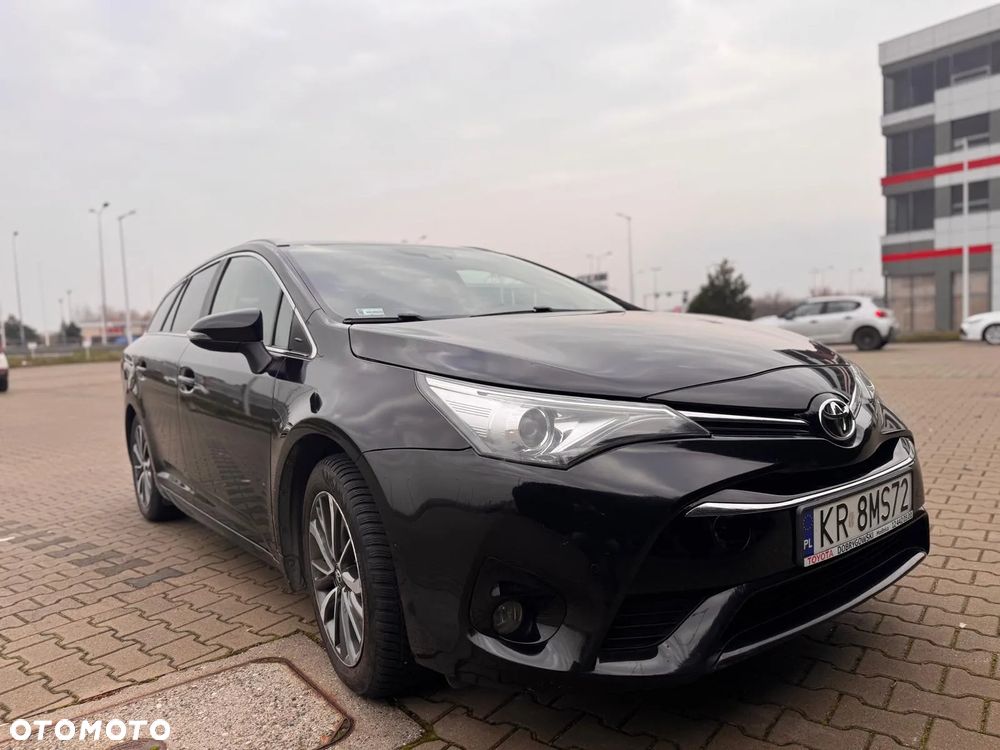 Toyota Avensis 2.0 D-4D Premium - 6