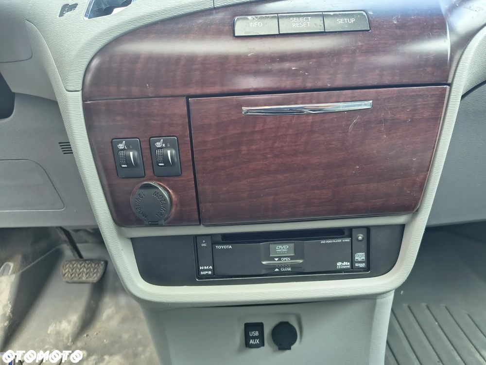 Toyota Sienna - 22