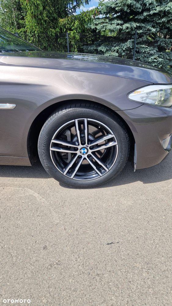 BMW Seria 5 525d - 9