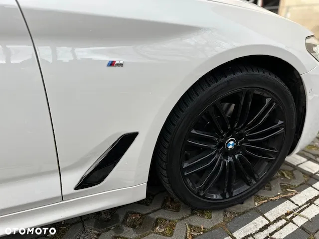 BMW Seria 5 520d M Sport - 12