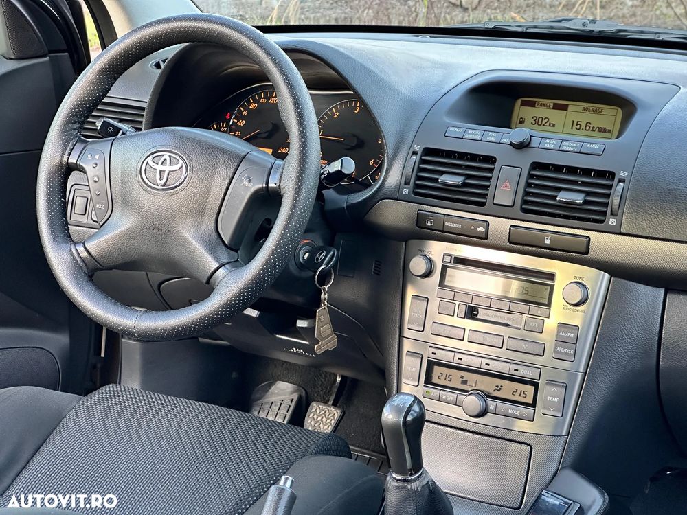 Toyota Avensis 2.0 D-4D Combi Executive - 6