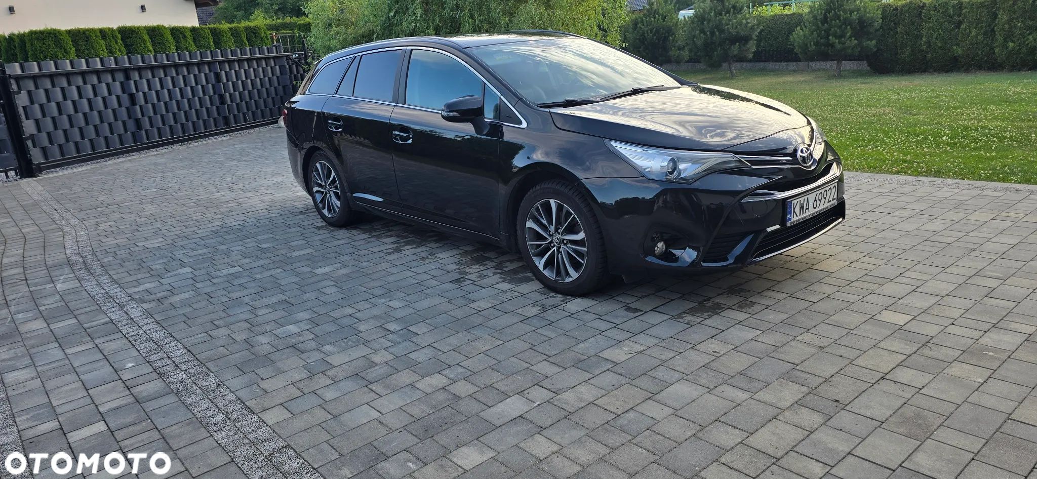 Toyota Avensis 1.8 Premium MS - 1