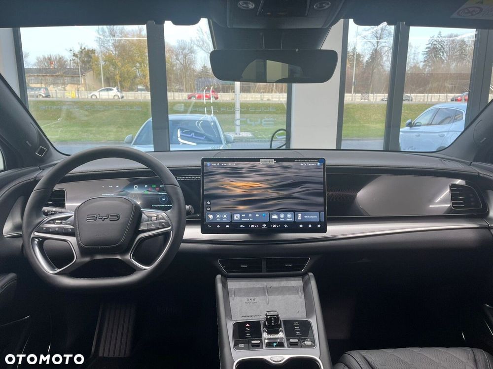 BYD Sealion 7 - 8
