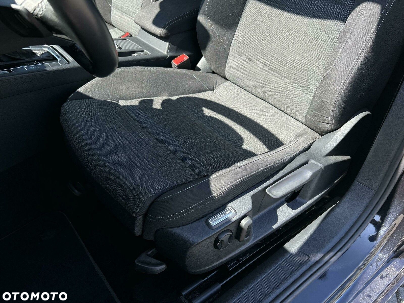 Volkswagen Passat 2.0 TSI Business DSG - 12