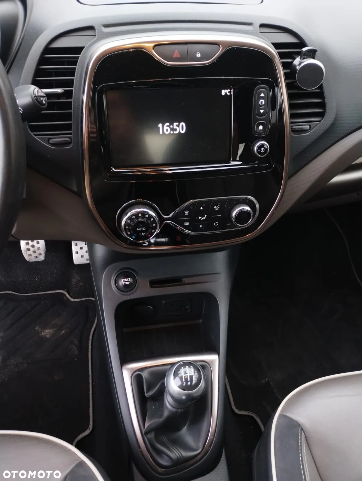 Renault Captur - 22