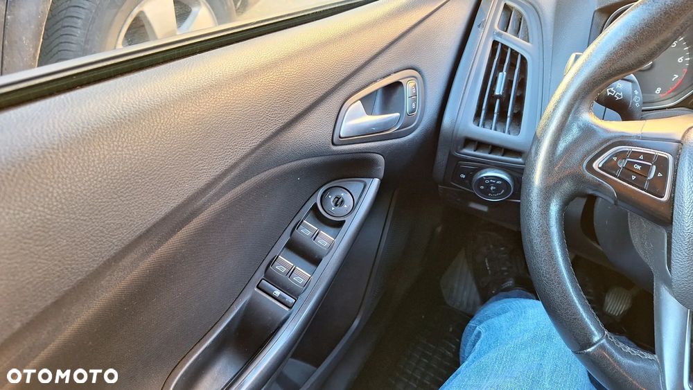 Ford Focus 1.6 Trend - 11