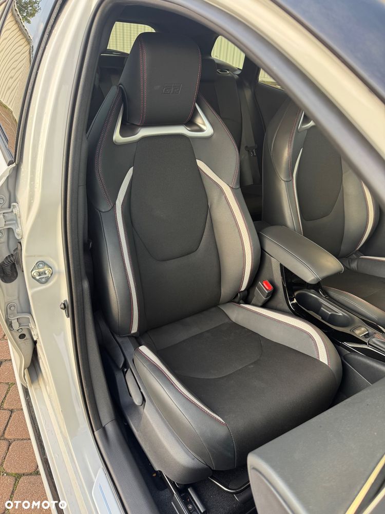 Toyota Corolla 2.0 Hybrid GR Sport Dynamic - 7