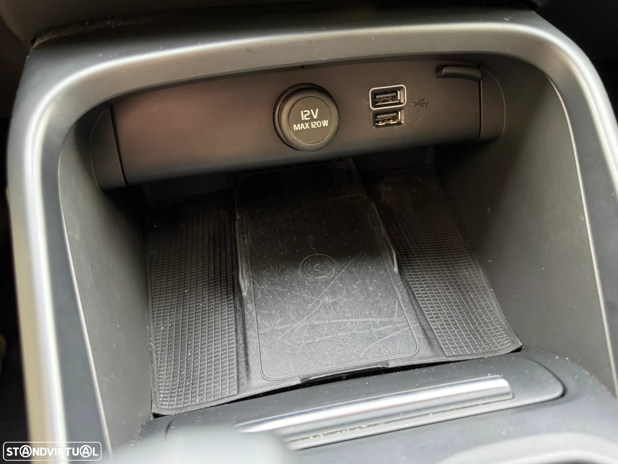 Volvo XC 40 1.5 T3 Momentum Geartronic - 19